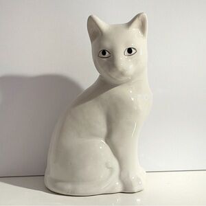 Vintage White Kitty Cat Black Eyes Shelf Sitter Figurine Farrah International